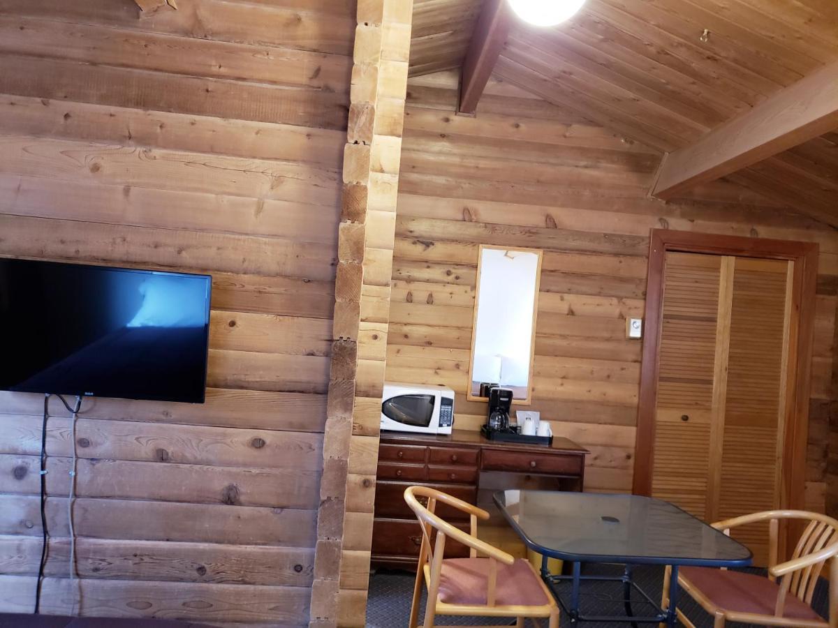 Rocky Inn Valemount Exterior photo