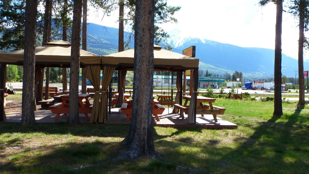 Rocky Inn Valemount Exterior photo
