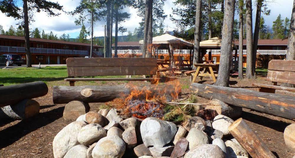 Rocky Inn Valemount Exterior photo